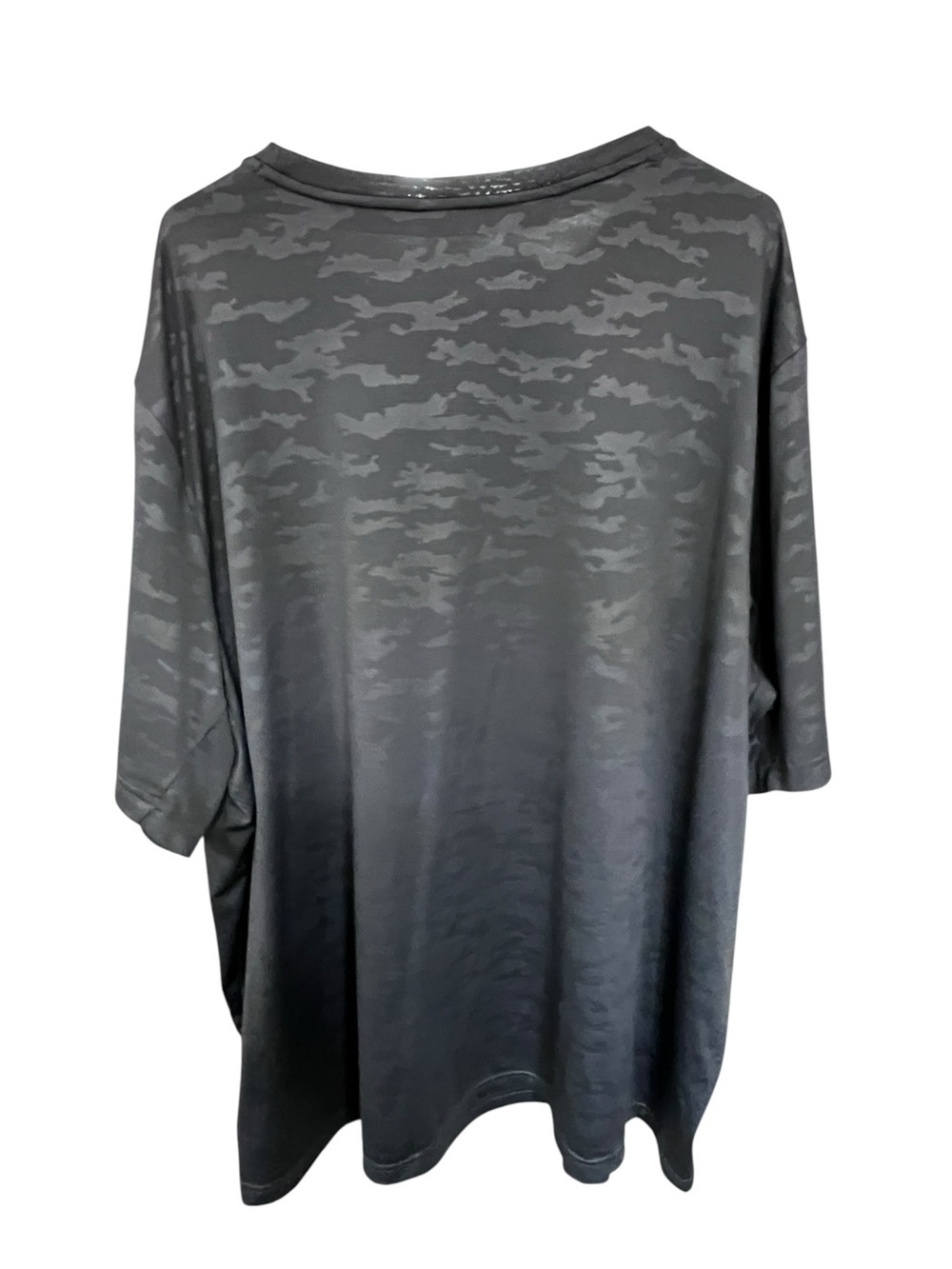 tek gear Men's Dark Gray Camo Short Sleeve Performance Tee - Picture 2 of 3